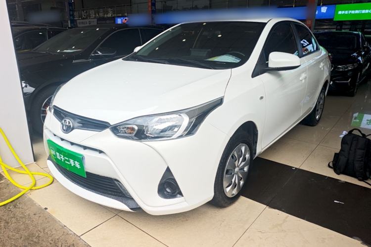 Toyota Yaris 2021 — фото 1