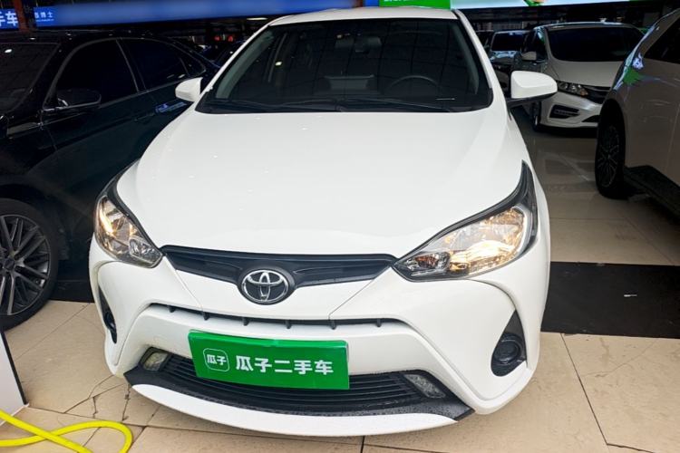Toyota Yaris 2021 — фото 2