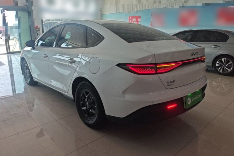 BYD Seal 05 DM-i 2025 — фото 4