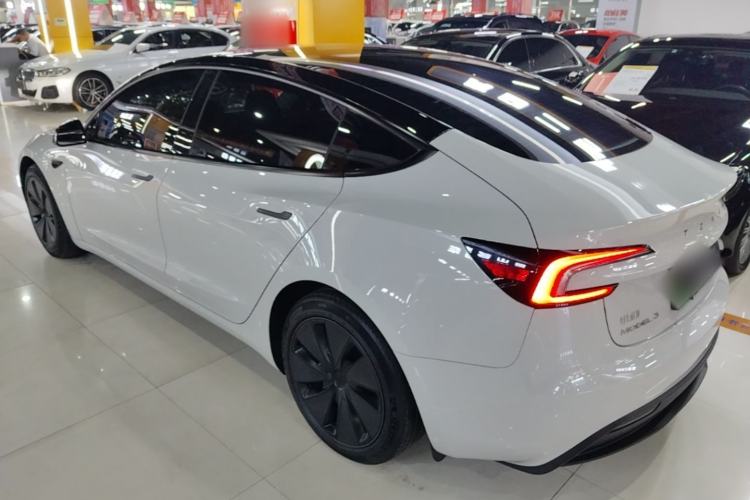 Tesla Model 3 2023 — 4