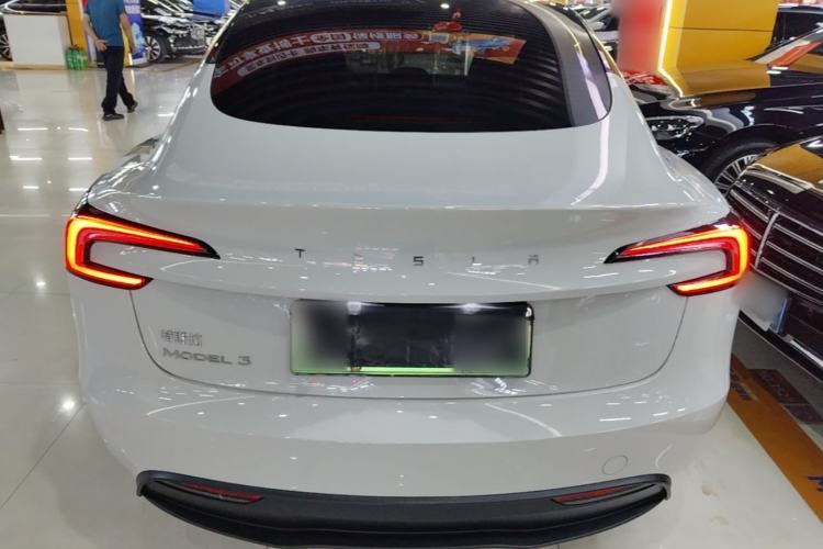 Tesla Model 3 2023 — 5