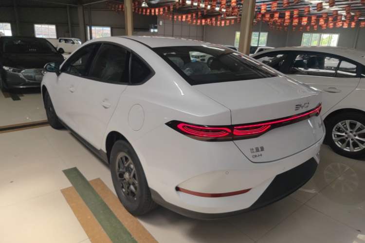 BYD Qin Plus 2025 — фото 4