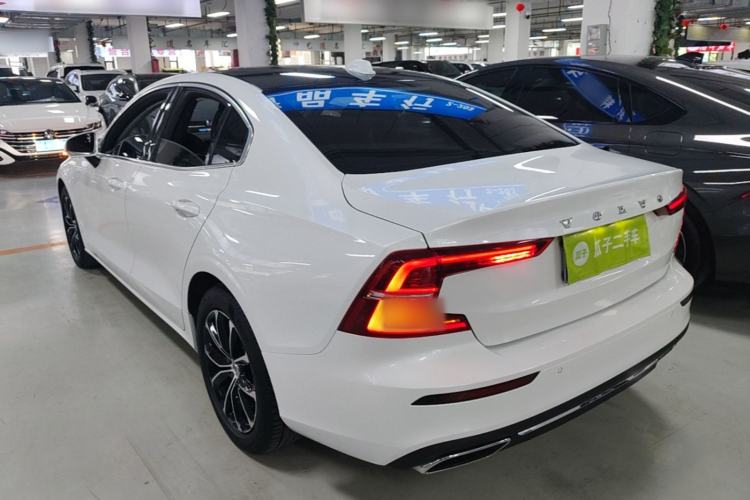 Volvo S60 2020 — 4