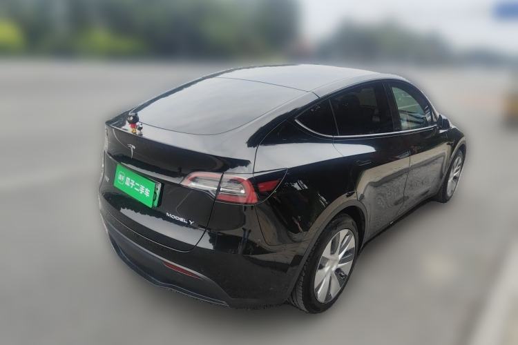 Tesla Model Y 2022 — 4