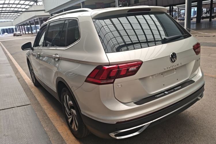 Volkswagen Tiguan L 2022 — фото 4