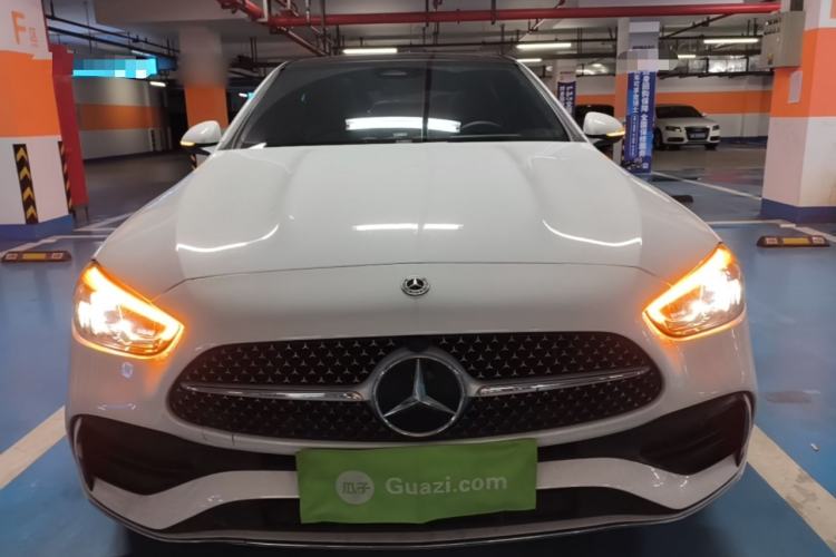 Mercedes-Benz C 260 L 2023 — 2