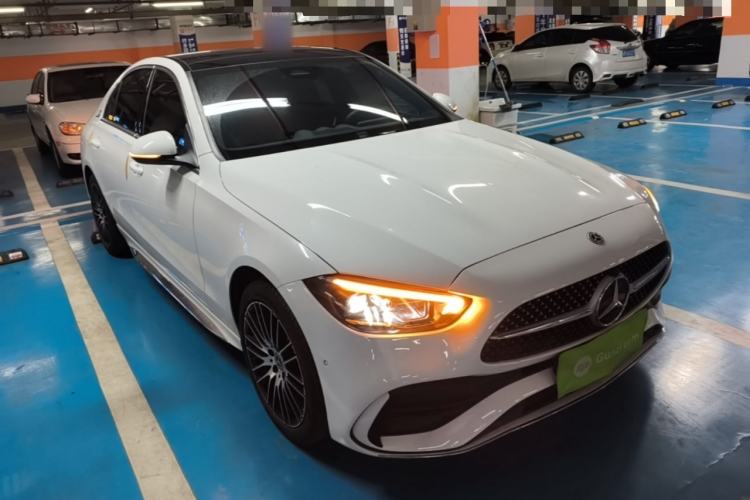 Mercedes-Benz C 260 L 2023 — 3