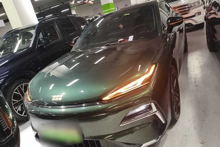 Geely Galaxy 8 2025 — 2
