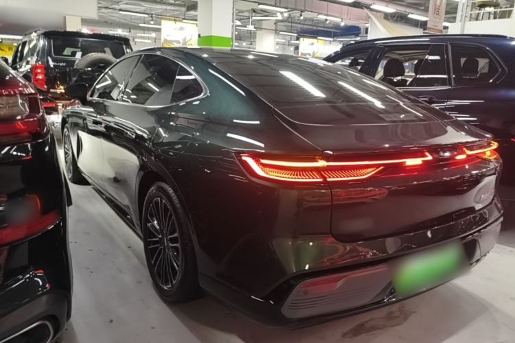 Geely Galaxy 8 2025 — 4