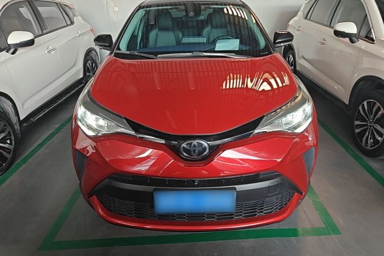 Toyota C-HR 2021 — фото 2