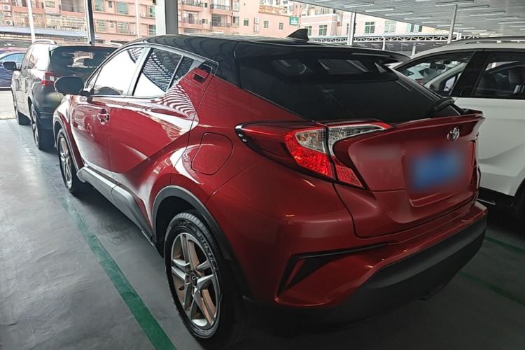 Toyota C-HR 2021 — фото 4