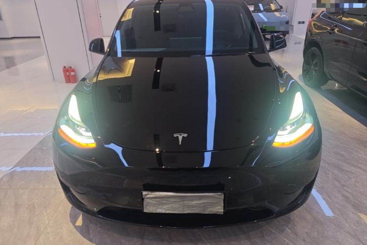 Tesla Model Y 2022 — 2