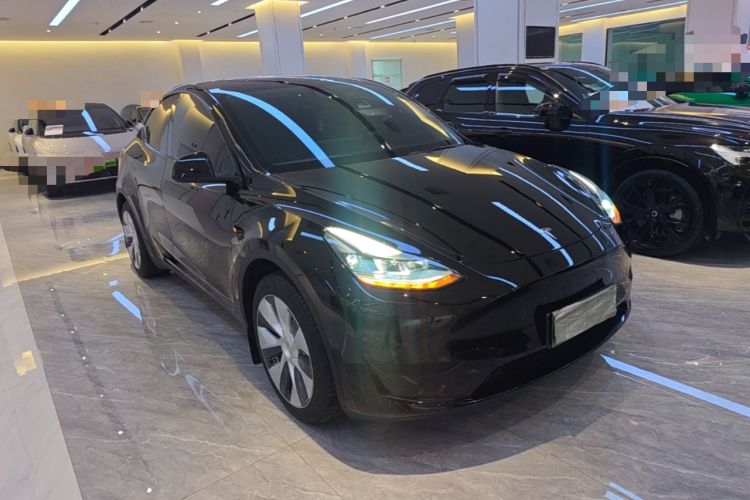 Tesla Model Y 2022 — 3