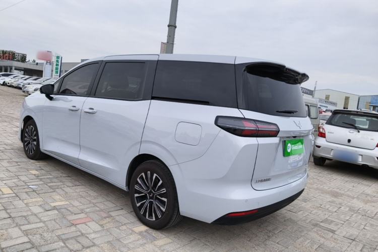 Wuling Starlight 730 2025 — 4