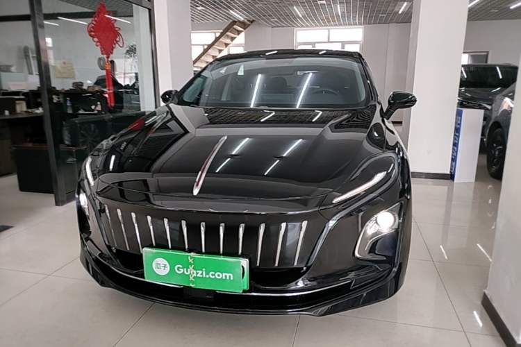 Hongqi E-QM5 2022 — 2