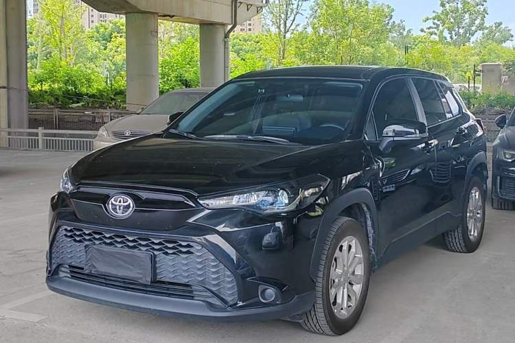 Toyota Corolla Cross 2024 — фото 1
