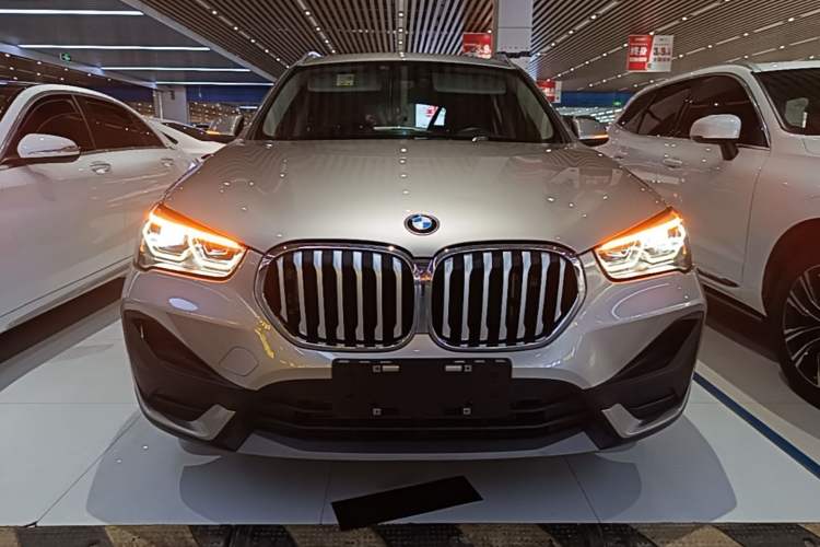 BMW X1 2021 — фото 2