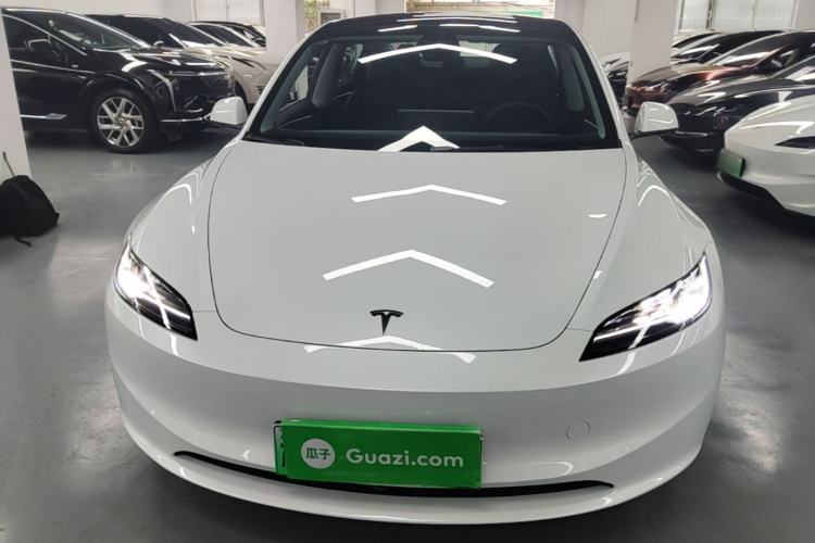 Tesla Model 3 2025 — 2