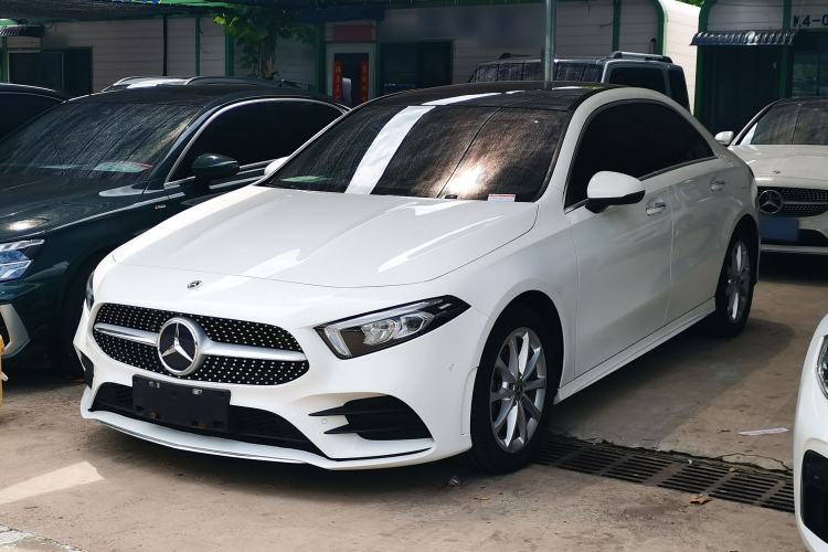 Mercedes-Benz A 200 L 2021 — фото 1