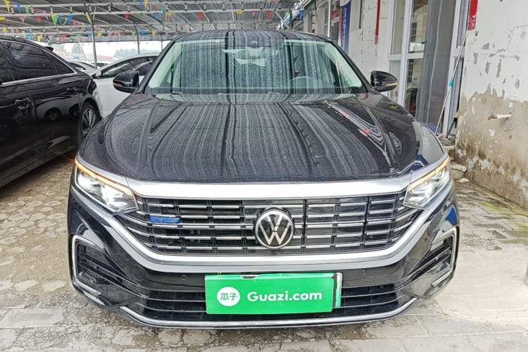Volkswagen Passat 2022 — 2