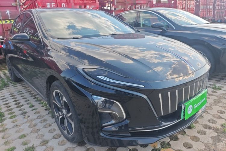 Hongqi E-QM5 2023 — 3