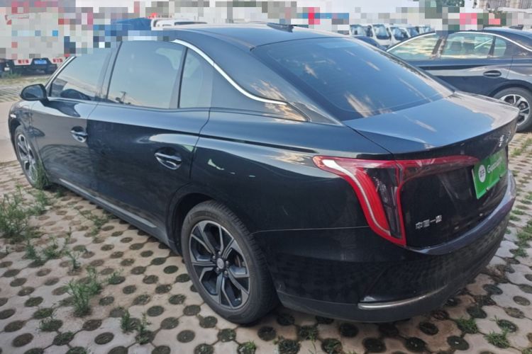 Hongqi E-QM5 2023 — 4
