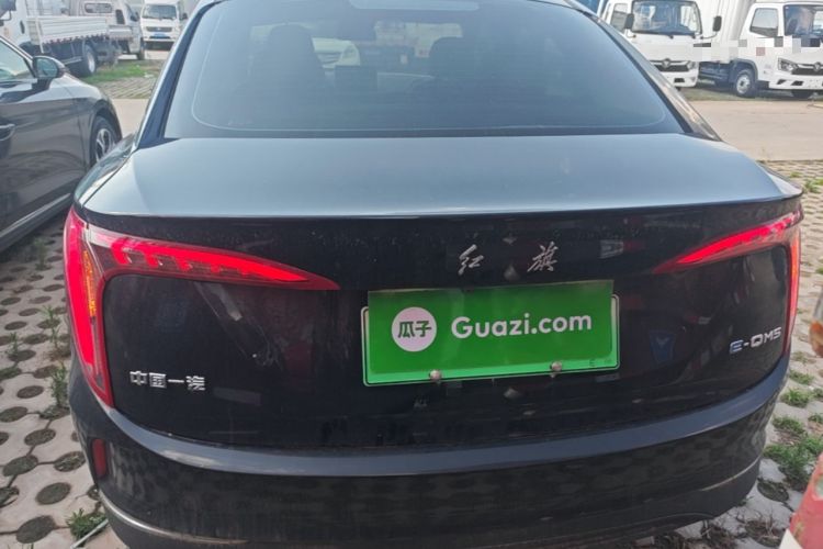 Hongqi E-QM5 2023 — 5