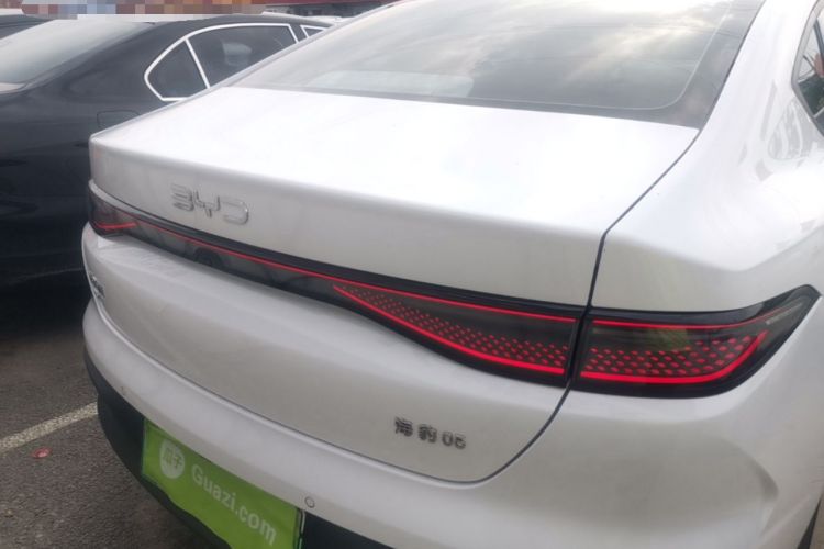 BYD Seal 05 DM-i 2025 — фото 5