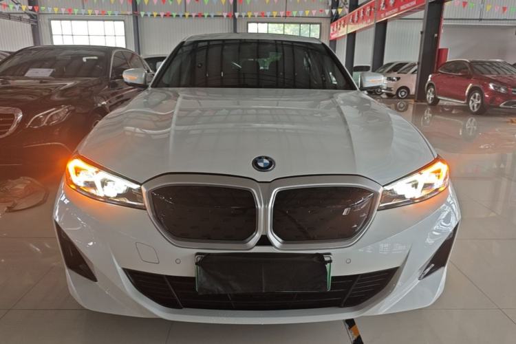 BMW i3 2022 — 2