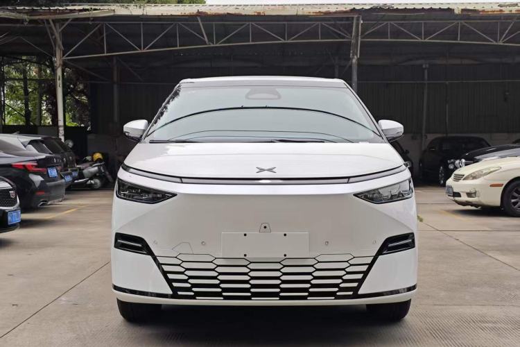 XPeng X9 2025 — 2