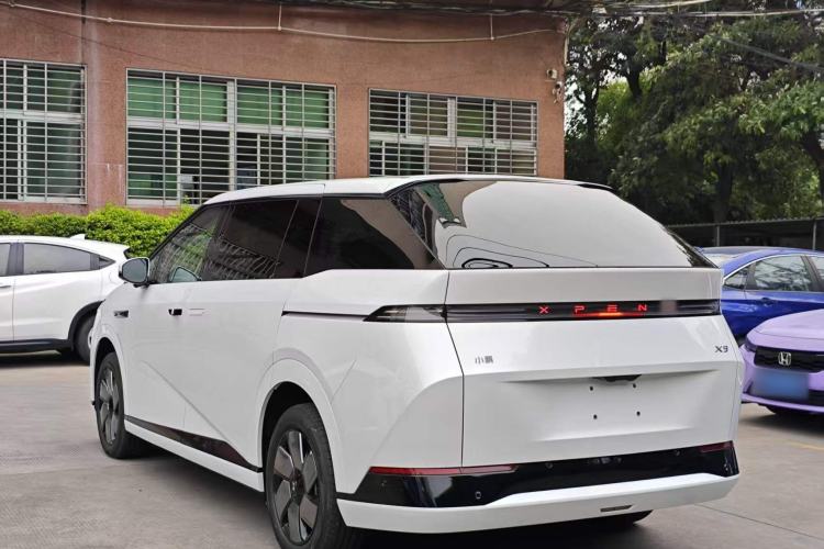 XPeng X9 2025 — 3
