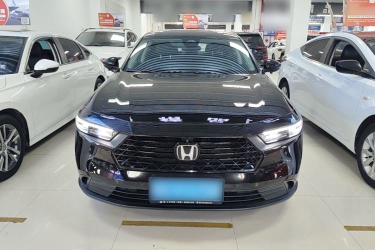 Honda Accord 2025 — 2