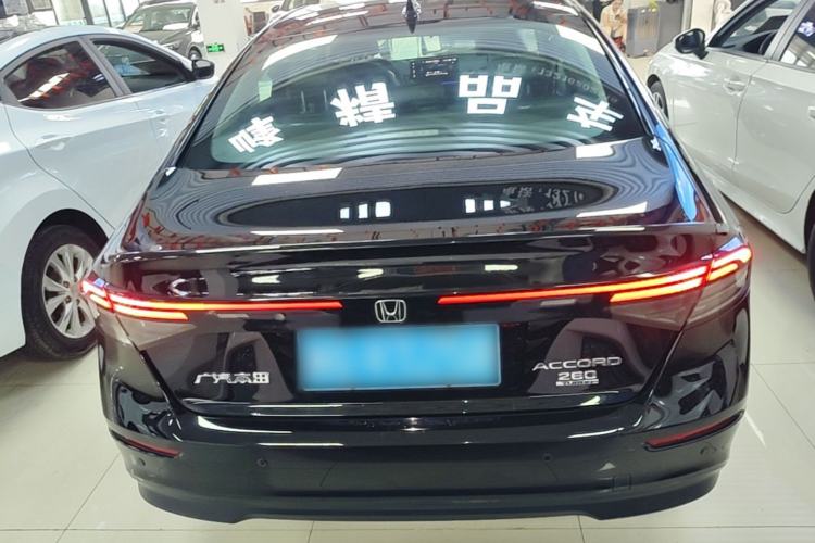 Honda Accord 2025 — 5