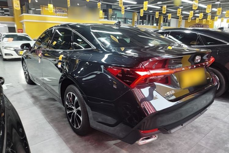 Toyota Avalon 2023 — 4