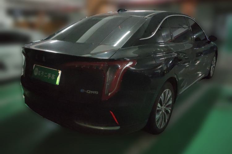 Hongqi E-QM5 2024 — 4