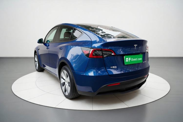Tesla Model Y 2021 — 4