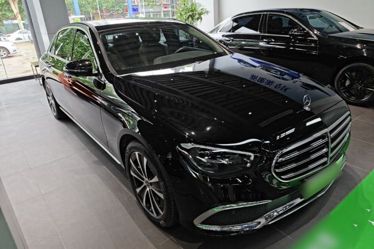 Mercedes-Benz E 350 e L 2022 — 3