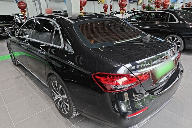 Mercedes-Benz E 350 e L 2022 — 4