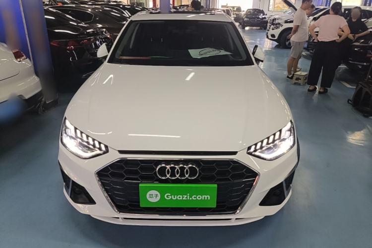 Audi A4 2022 — 2