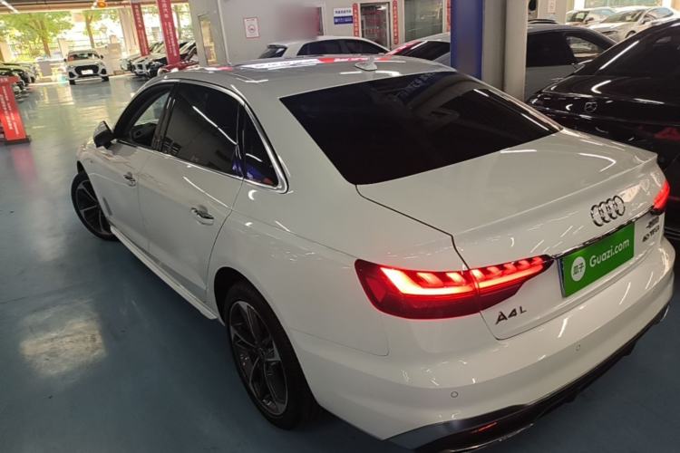 Audi A4 2022 — 4