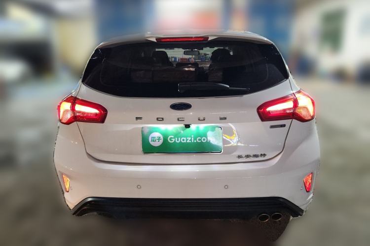 Ford Focus 2021 — 3
