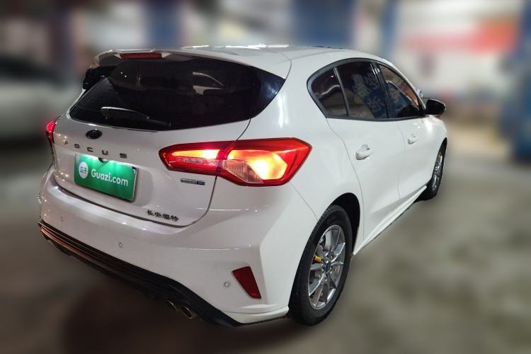 Ford Focus 2021 — 4