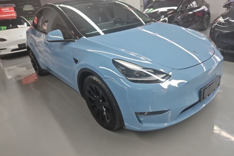Tesla Model Y 2021 — 3