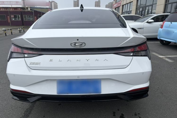 Hyundai Elantra 2022 — 3