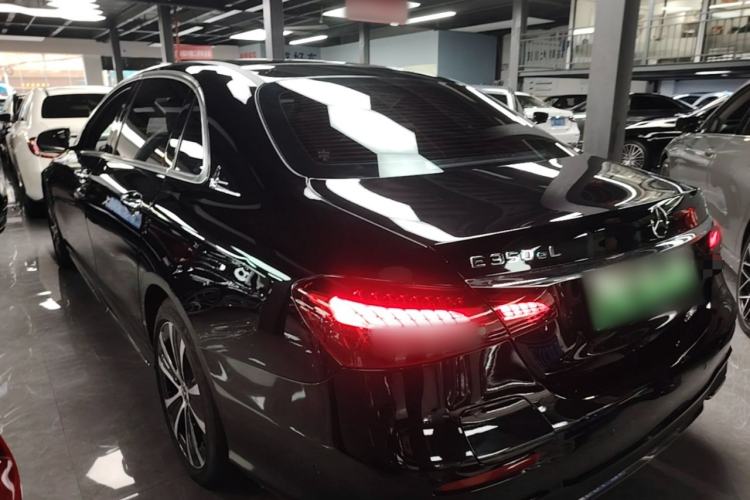 Mercedes-Benz E 350 e L 2022 — 4