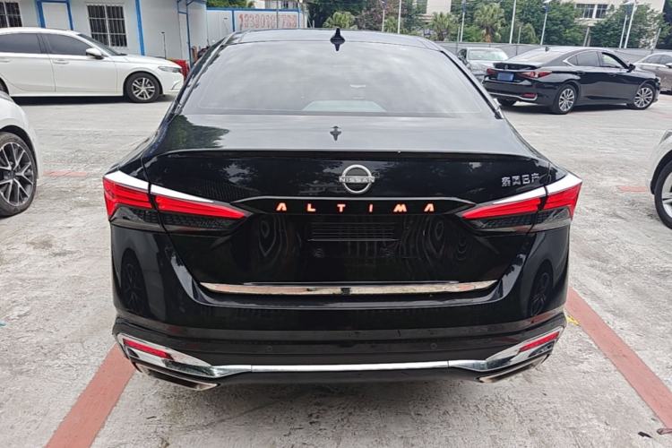 Nissan Altima 2022 — 5