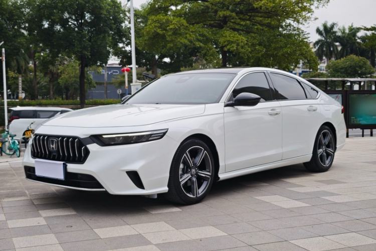 Honda Accord 2023 — фото 1