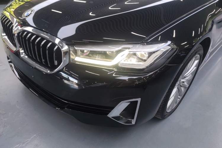 BMW 530Li 2021 — фото 1