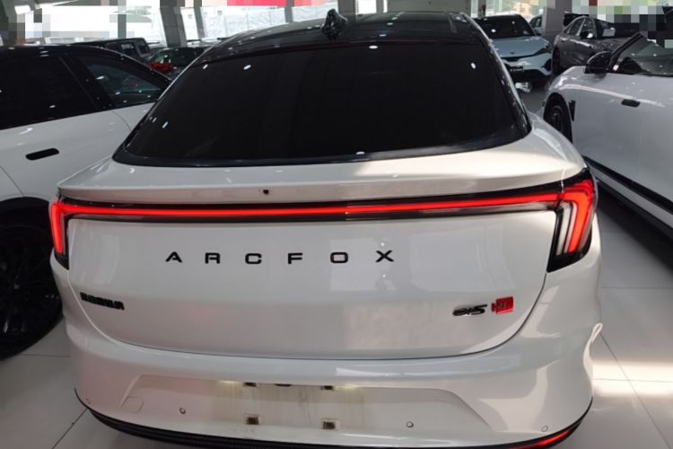 Arcfox Alpha S 2022 — 5