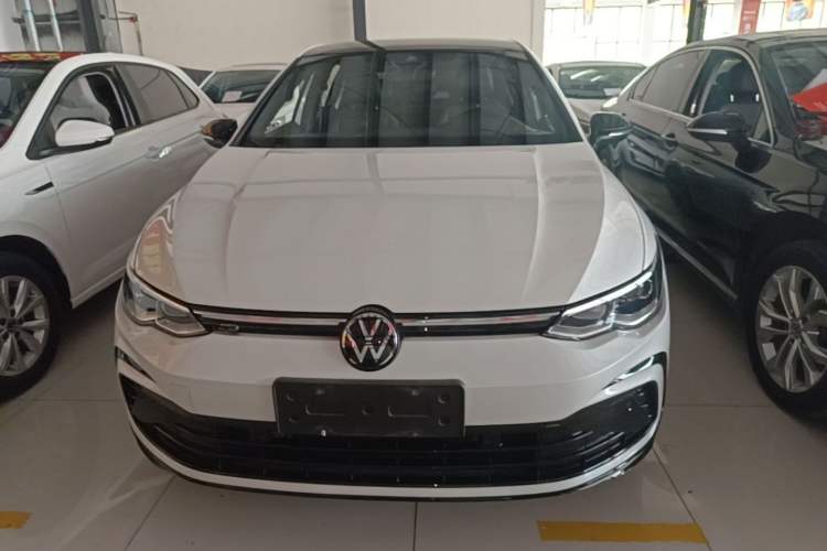 Volkswagen Golf 2023 — 2